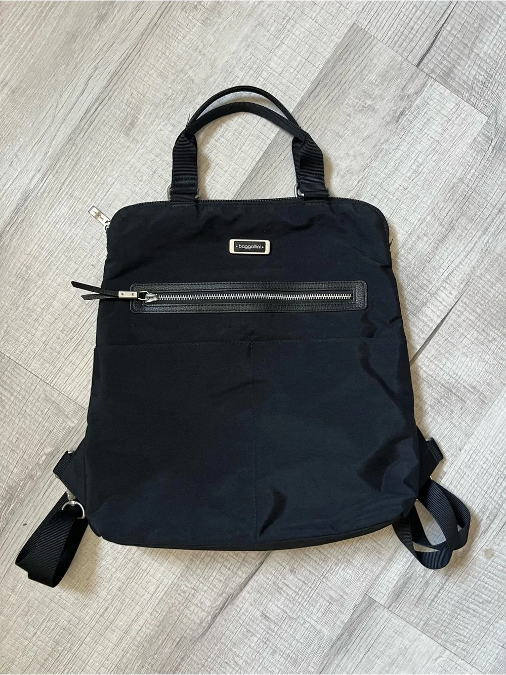BAGGALLINI Jessica Black Convertible Backpack Tote Silver Hardware Travel